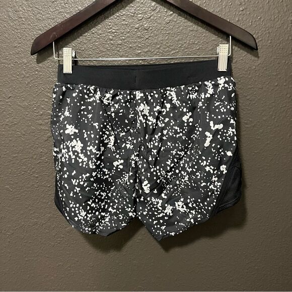 Women's UA Fly-By 2.0 Printed Shorts - Picture 7 of 11